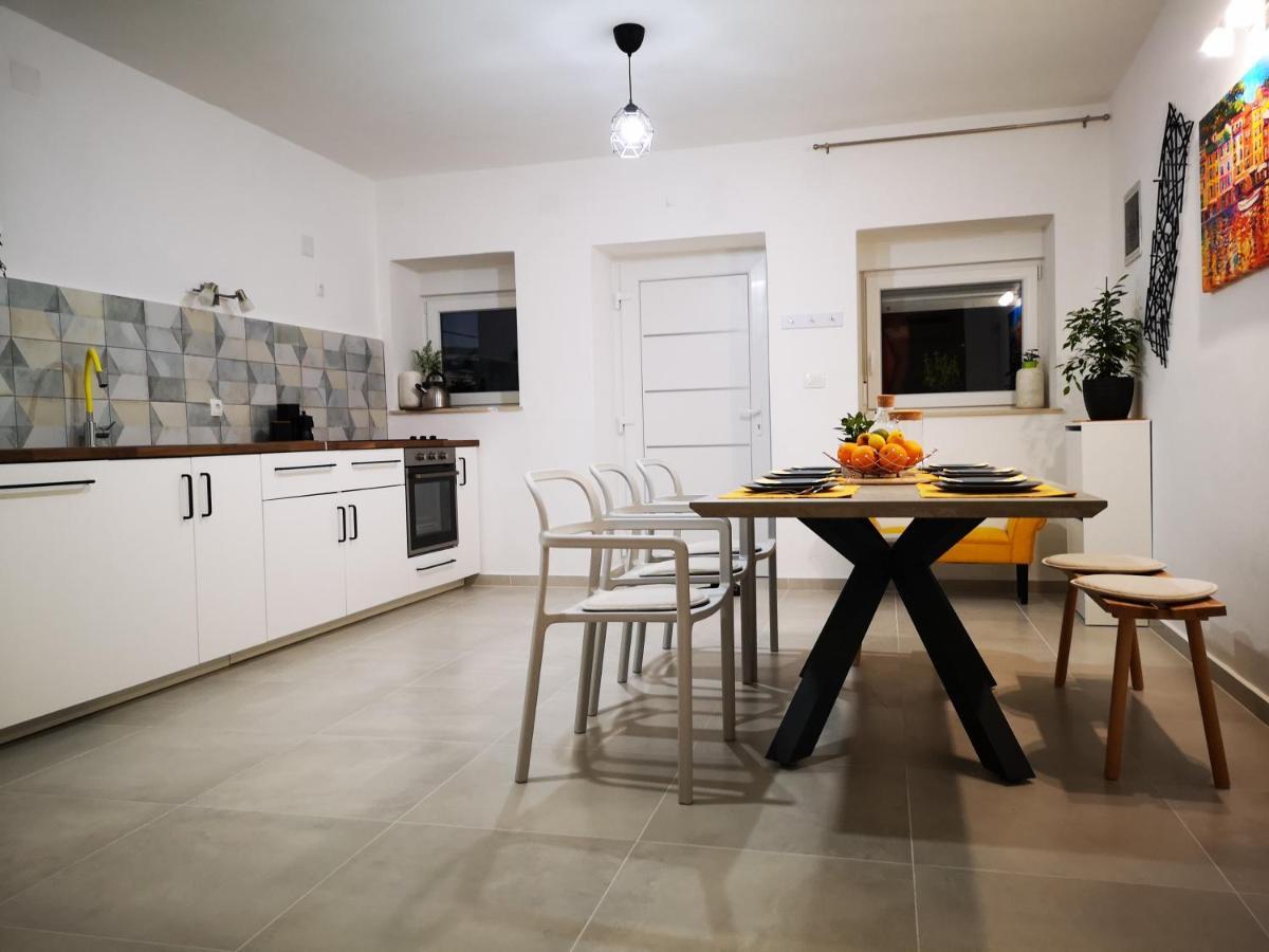 Apartment Sunrise, Coastal Istra, Pula Duga Uvala Pavicini Exterior photo